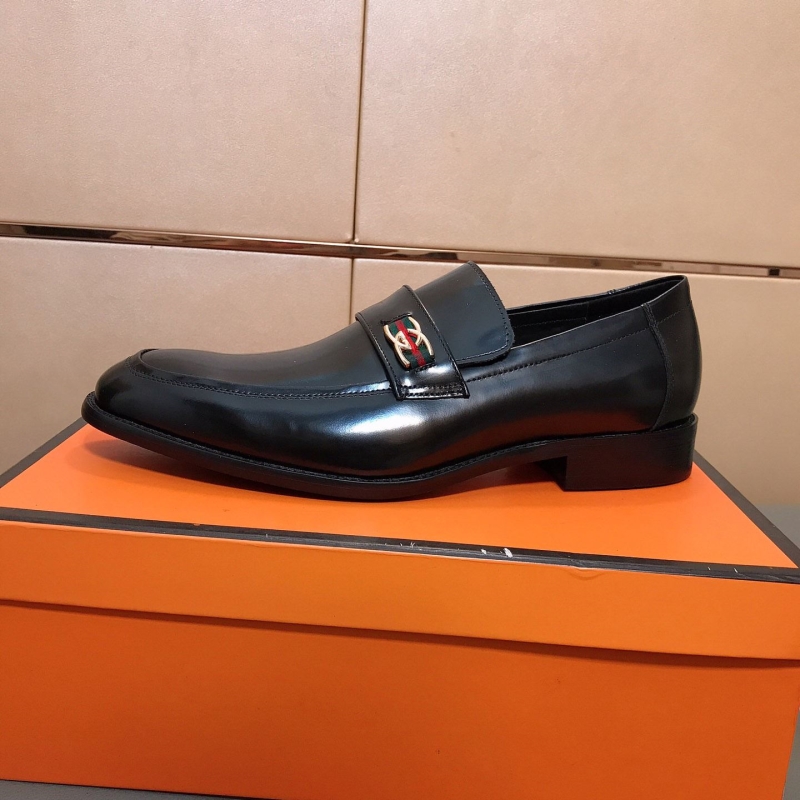 G*u*i leather shoes